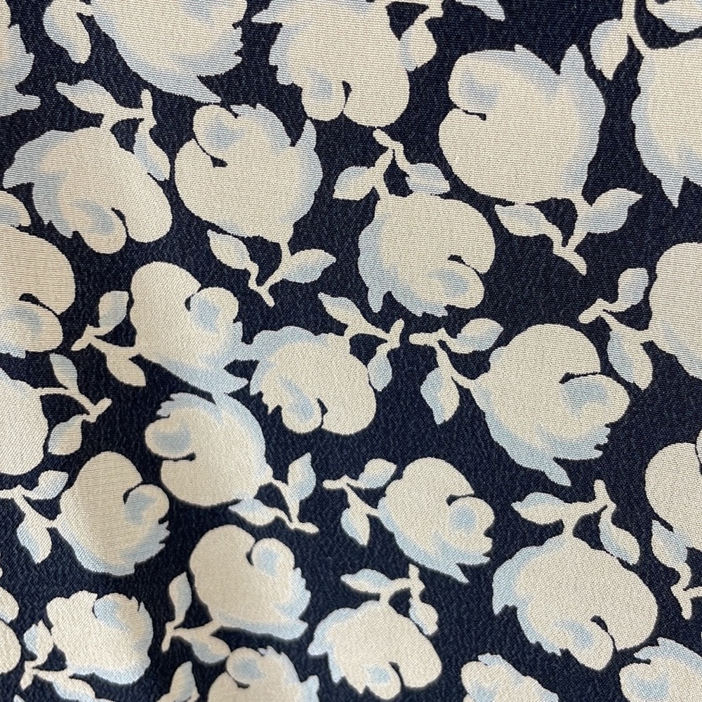 NWT Douglass 100% Silk Tan & Black Floral Blouse w/Back Keyhole - Size Medium - Picture 3 of 14